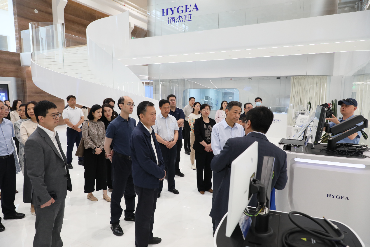 北京市人大常委會(huì )副主任侯君舒帶隊赴海杰亞醫療調研